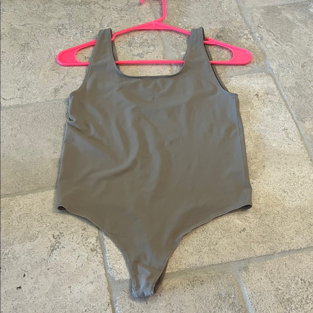 NWOT Skims soft smoothing thong bodysuit
